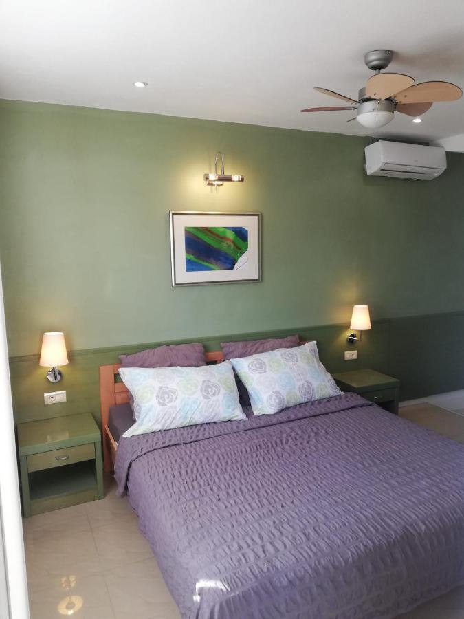 Apartmani Mistral Makarska Bilik gambar