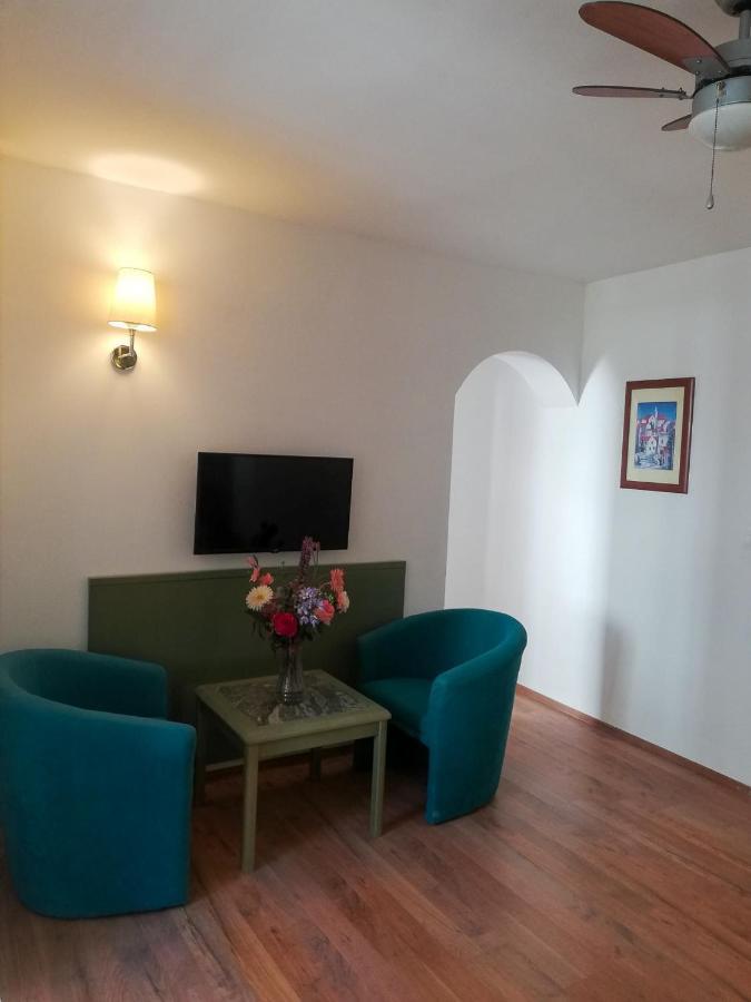 Apartmani Mistral Makarska Bilik gambar