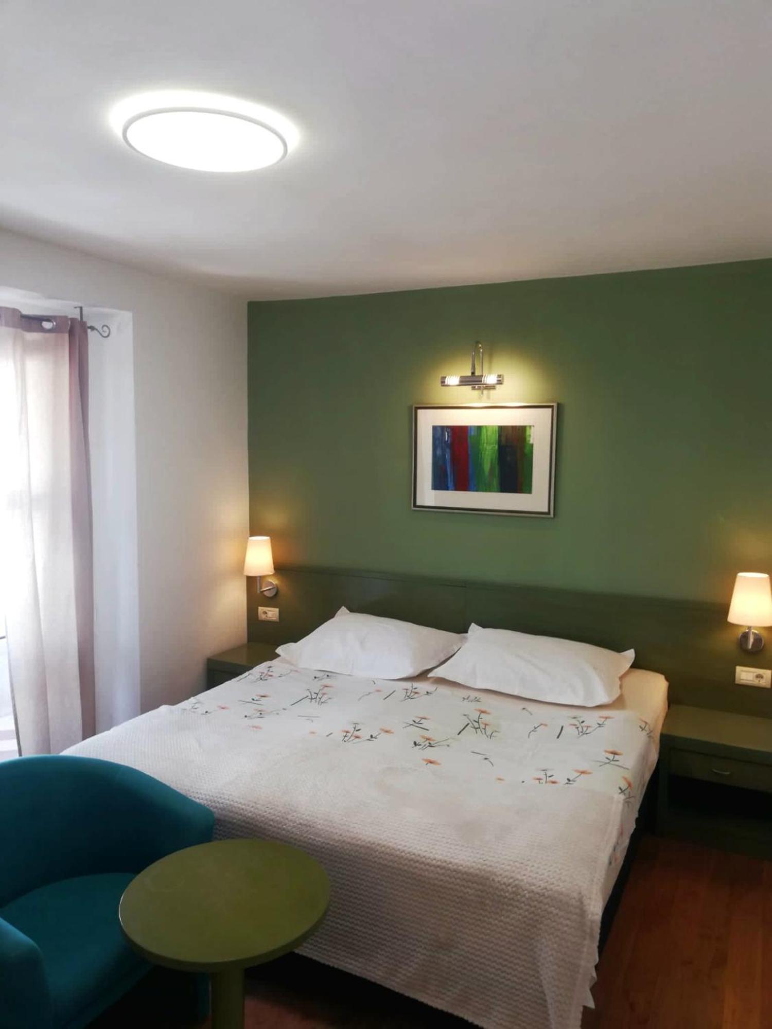 Apartmani Mistral Makarska Bilik gambar