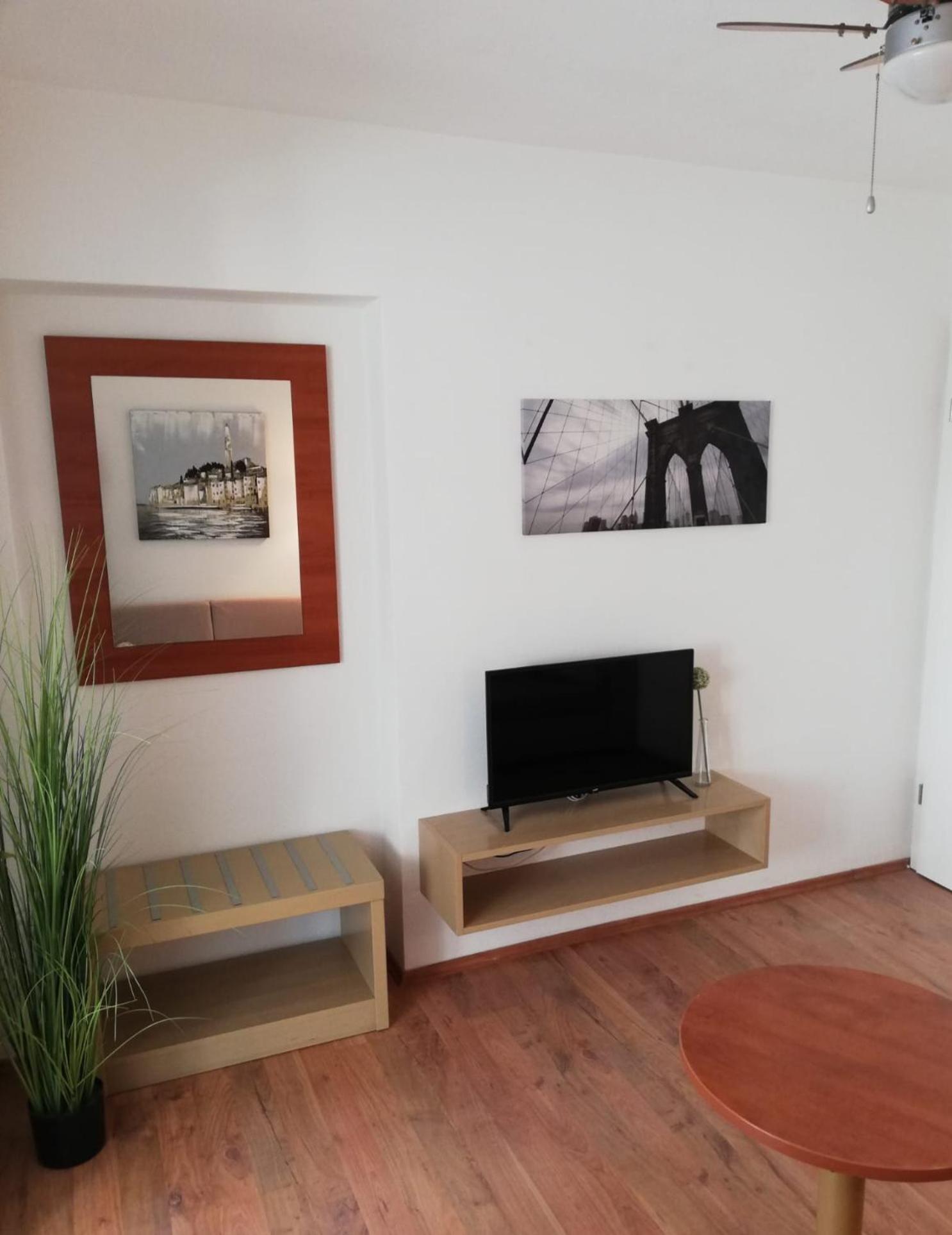Apartmani Mistral Makarska Bilik gambar