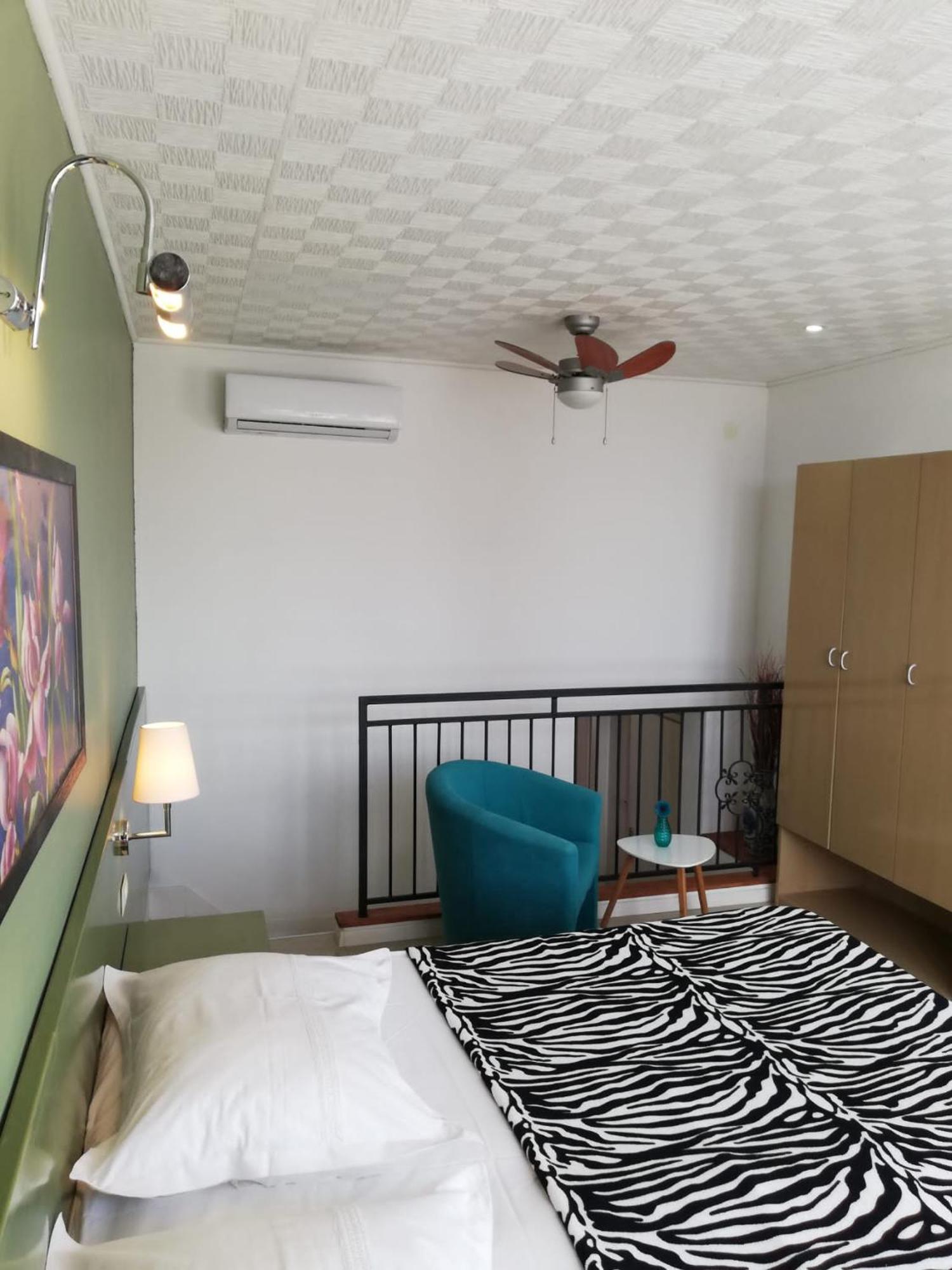 Apartmani Mistral Makarska Bilik gambar